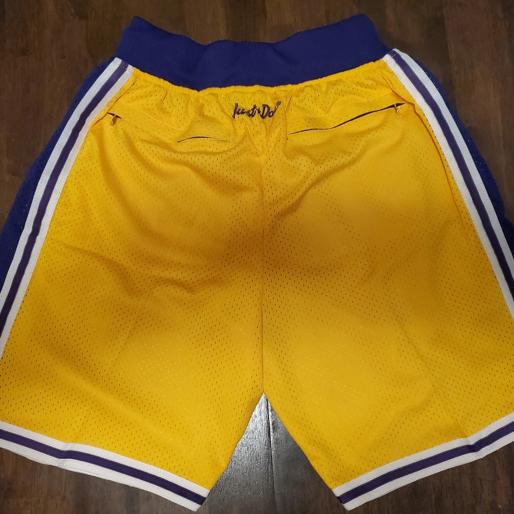 Los Angeles Lakers - Picture 7 of 7